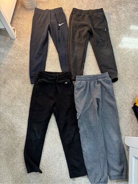 Lot of Little Boy sweatpants athletic pants 6-7
XS/S joggers Nike Under Armour